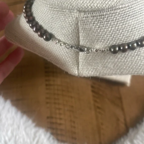 Fresh water pearl peacock pearl necklace in 17” - Picture 4 of 6